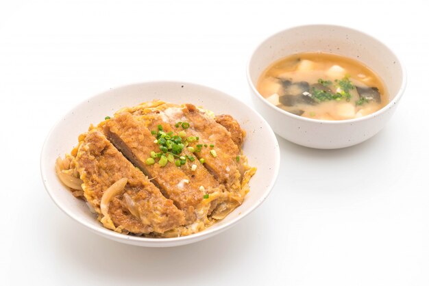 fried pork cutlet rice bowl (Katsudon)