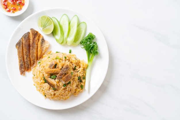 fried rice with crispy gourami fish