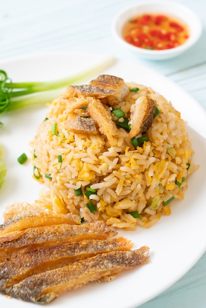 fried rice with crispy gourami fish