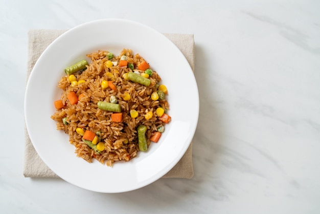 fried rice with green peas carrot and corn