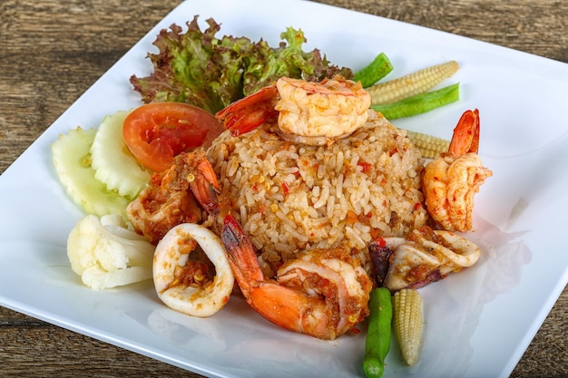 Fried rice with seafood