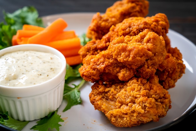 fried spicy chicken wings