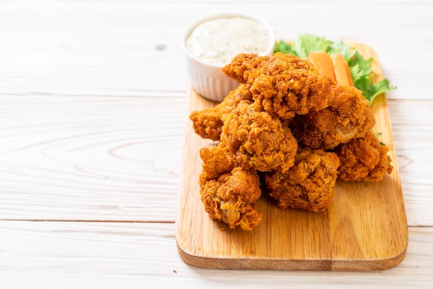 Fried spicy chicken wings