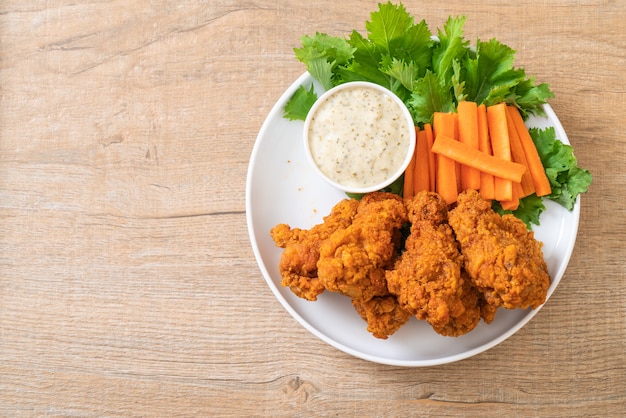 fried spicy chicken wings