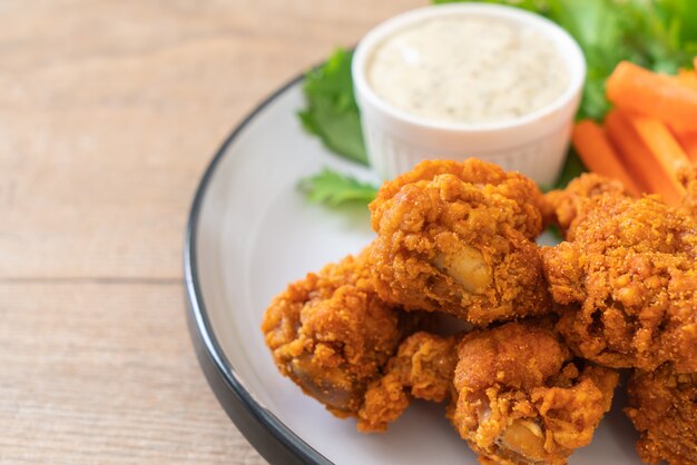 Fried spicy chicken wings