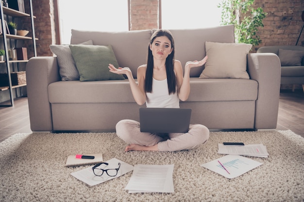 frustrated girl agent representative girl work laptop