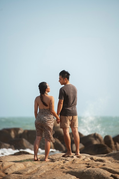 Photo full shot romantic couple in vacation