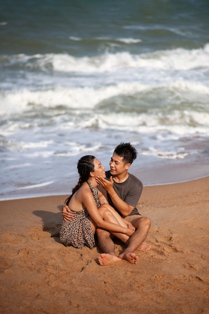 Full shot romantic couple in vacation