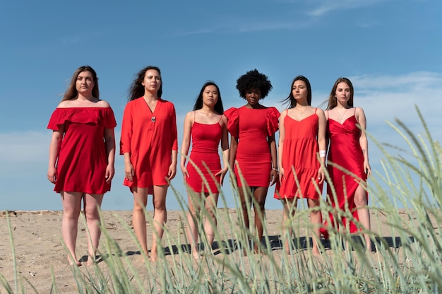 Full shot women at beach