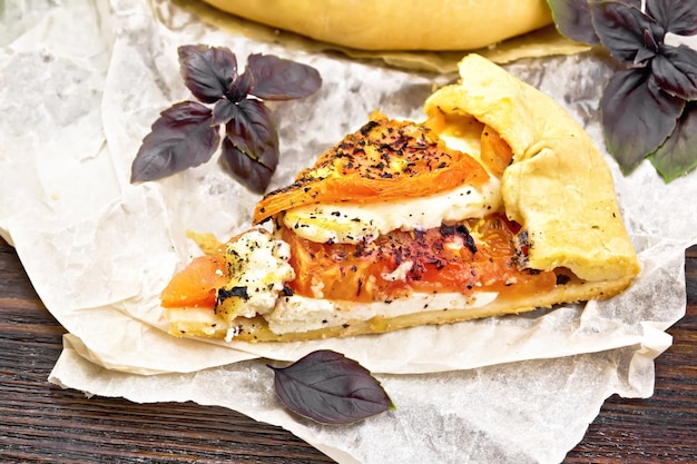 Galeta with tomato and cheese on table