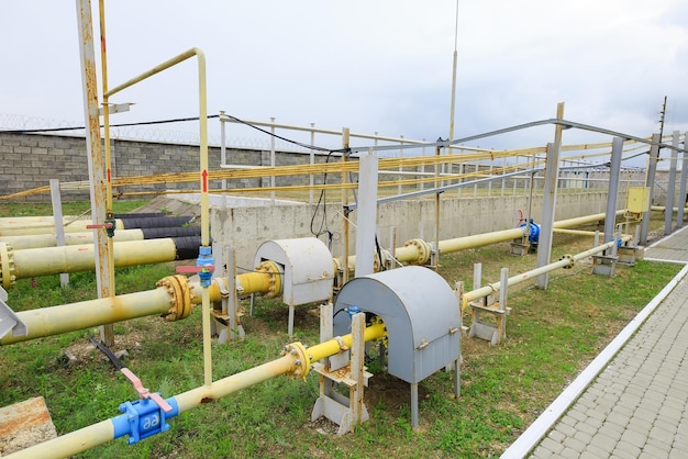 Gas pipes in the distribution hub without people