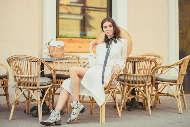 girl in cafe