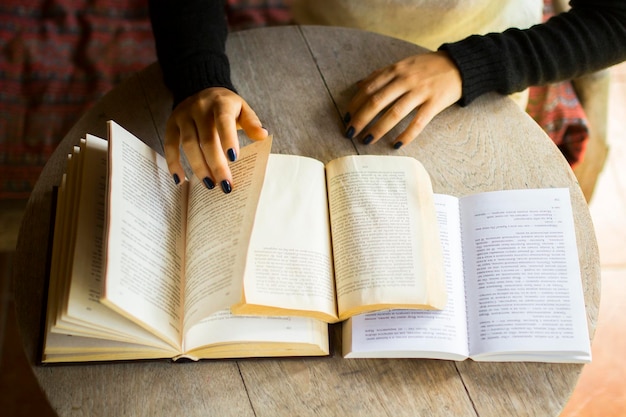 Girl reading a books