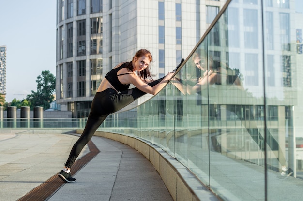 girl training on the city