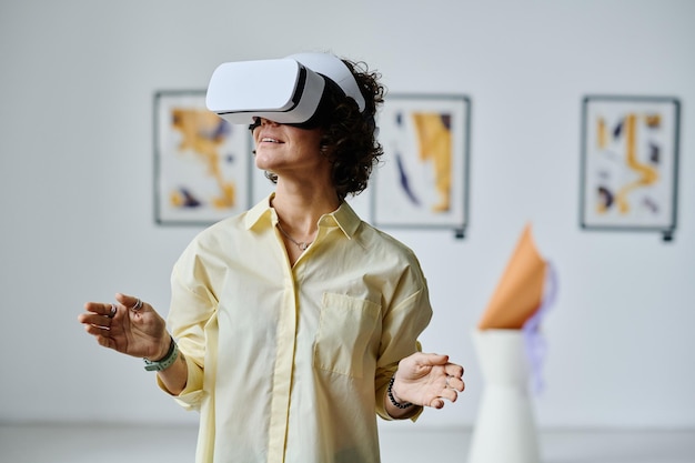 Girl visiting virtual art gallery