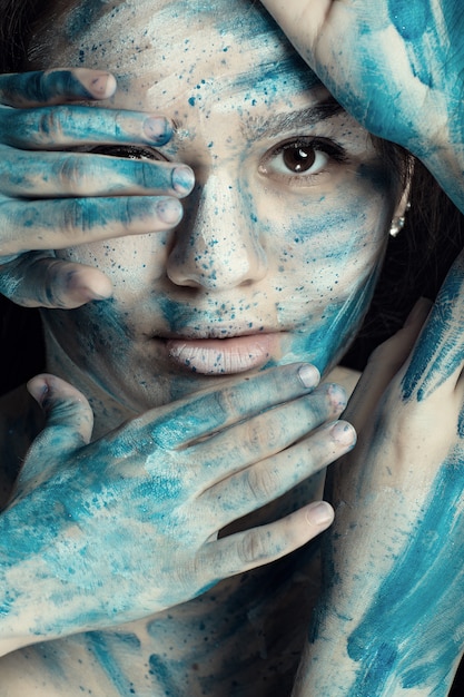 Photo girl with painted face