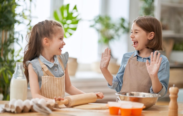 Girls are cooking cookies