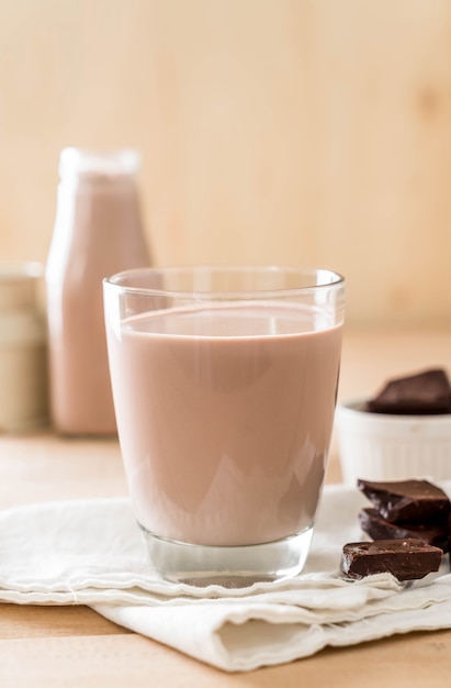 glass of chocolate milk 