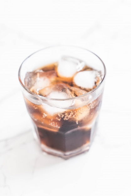 glass of cola with ice