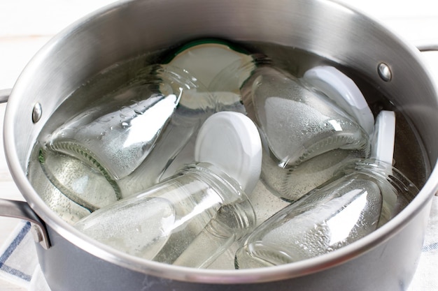 Glass jars for sterilization. Preparations for preservation.