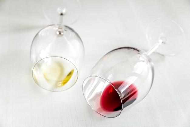 Glasses with red and white wine