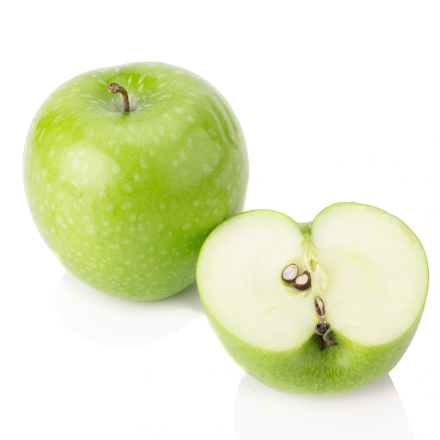 Green apple, isolated on white background