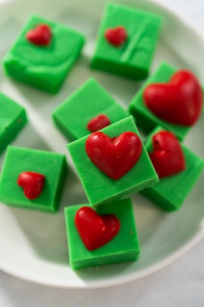 Photo green fudge with red hearts