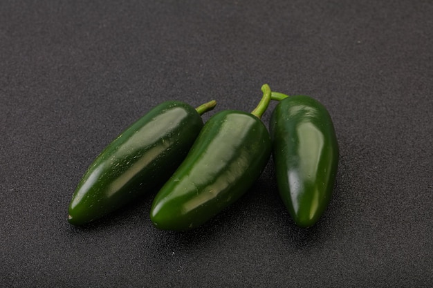 Green raw jalapeno peper heap