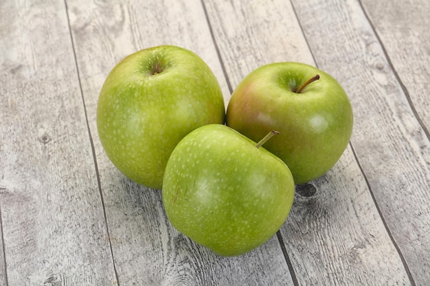 Green ripe apple