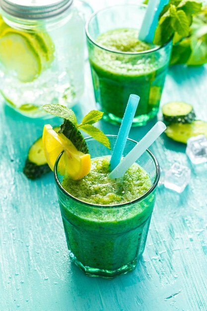 Green vegetable smoothie