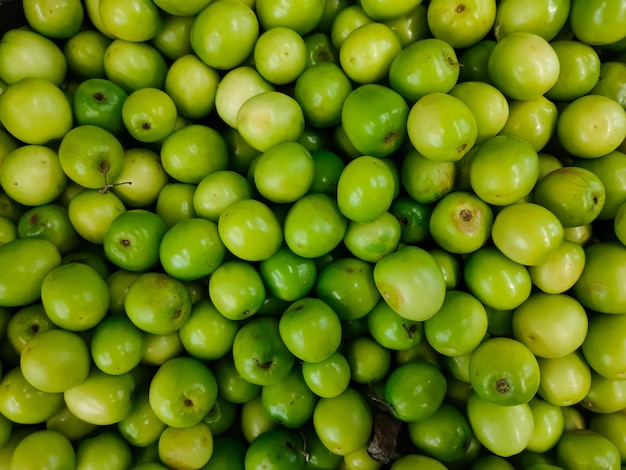 Photo the greengages are a group of cultivars of the common european plum the first true greengage came from a greenfruited wild plum which originated in iran