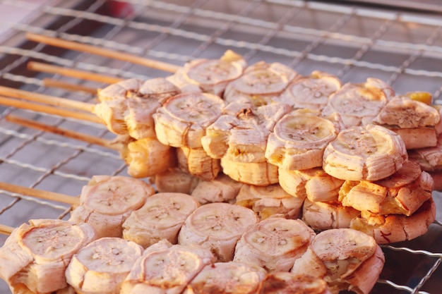 grill banana at the market