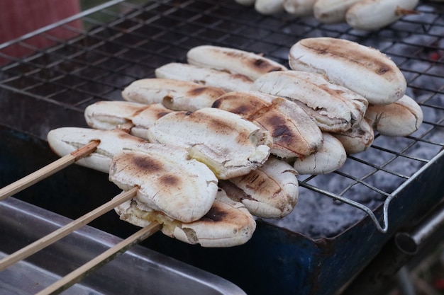 grill banana at the market