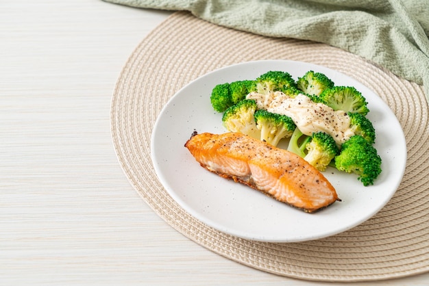 Grilled salmon fillet steak with broccoli