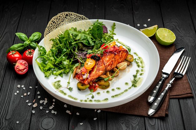 Grilled salmon fillet with vegetables mix