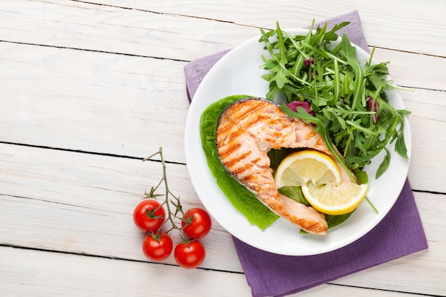 Grilled salmon and salad