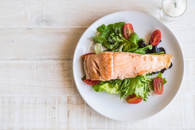 grilled salmon steak 