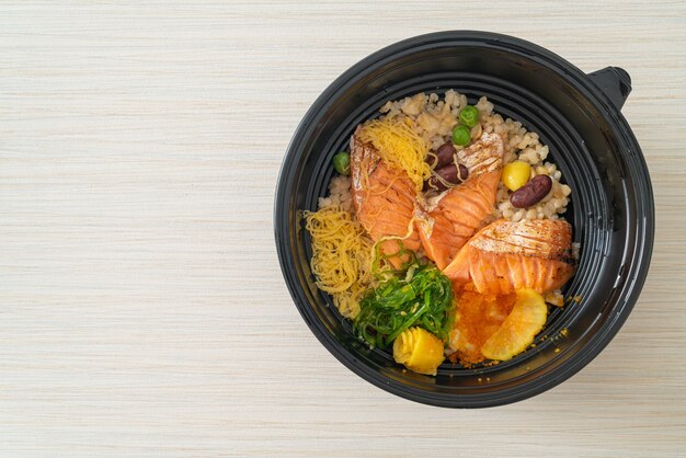 grilled salmon with brown rice donburi - Japanese food style