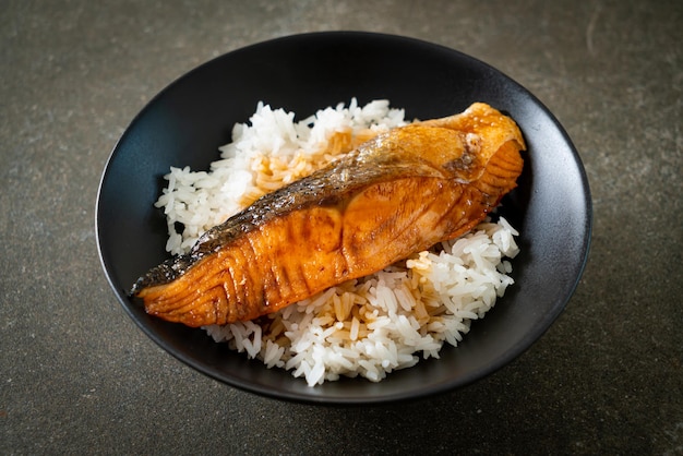 Grilled Salmon with Soy Sauce Rice Bowl