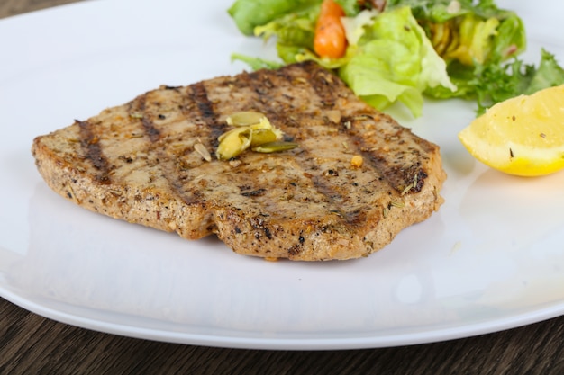 Grilled tuna steak