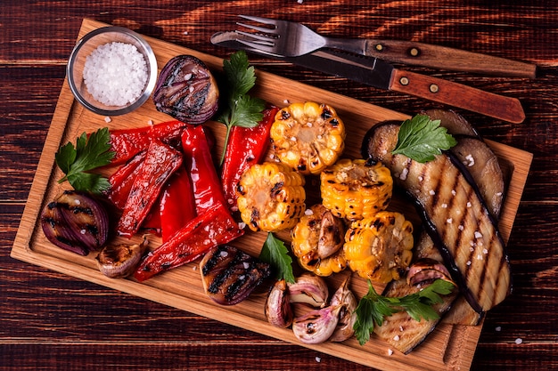 Grilled vegetables on cutting board