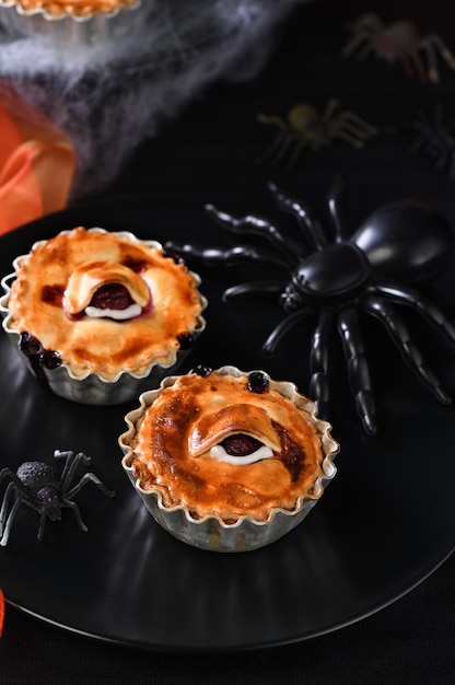 Halloween Creepy Eye Cakes