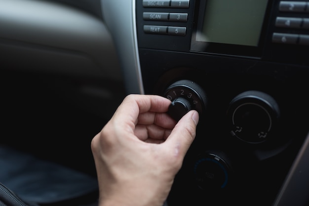 hand adjust volumn air conditioner in car