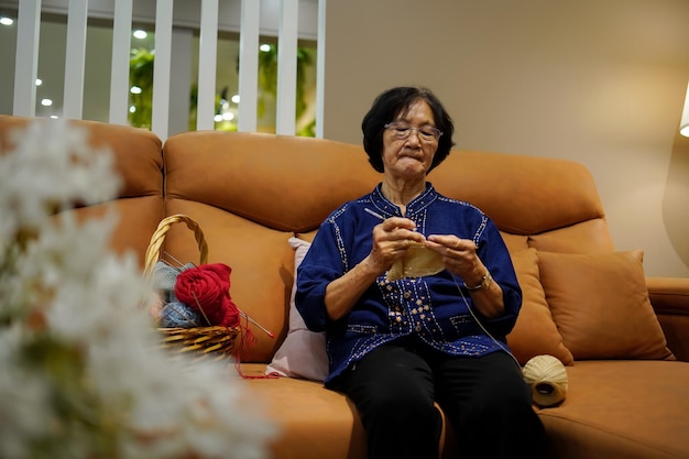 Hand knitting with crochet of the elderly It's a hobby in retirement