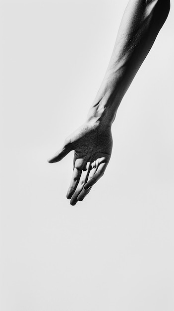 Photo hand reaching down