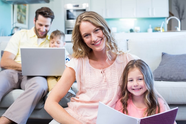 Photo happy family spending time together