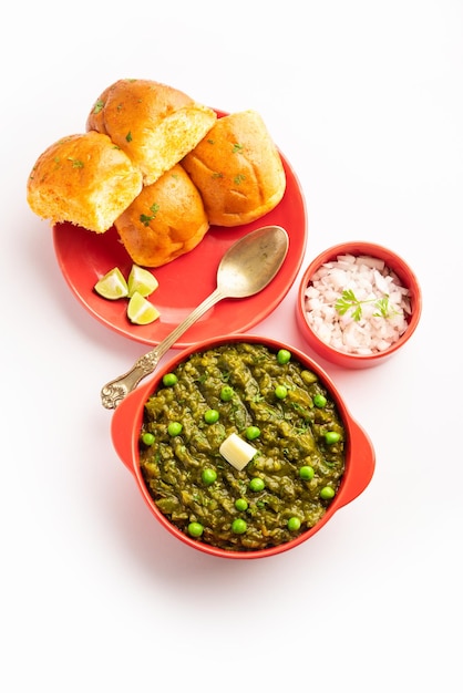 Hariyali green Pav bhaji is a variation of a traditional pav bhaji made using leafy vegetables