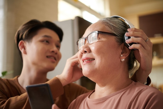 Headphone for Grandmother