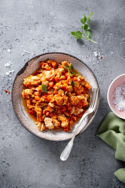 Healthy bowl with chicken and vegetables