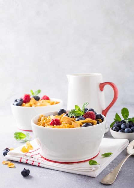 Healthy breakfast with corn flakes and berries